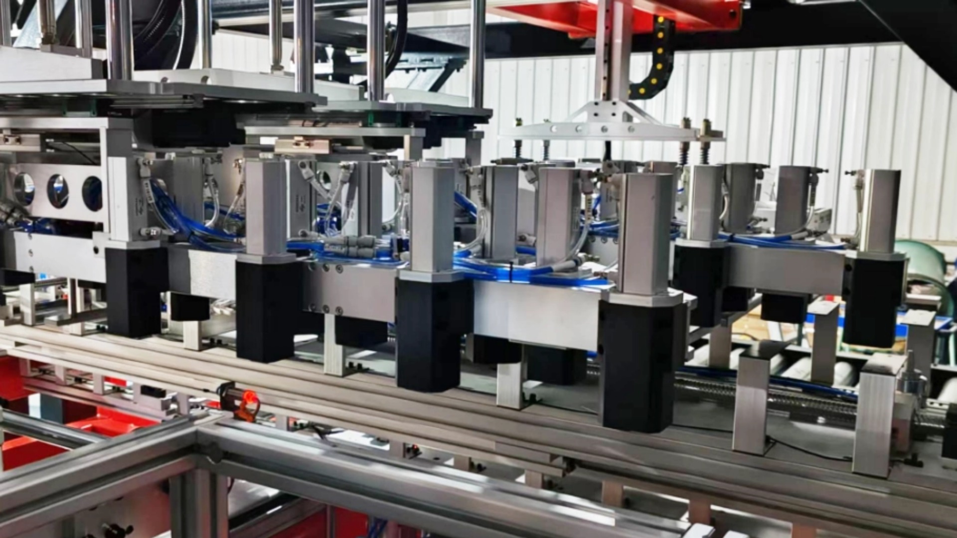 Silicon steel sheet cutting machine
